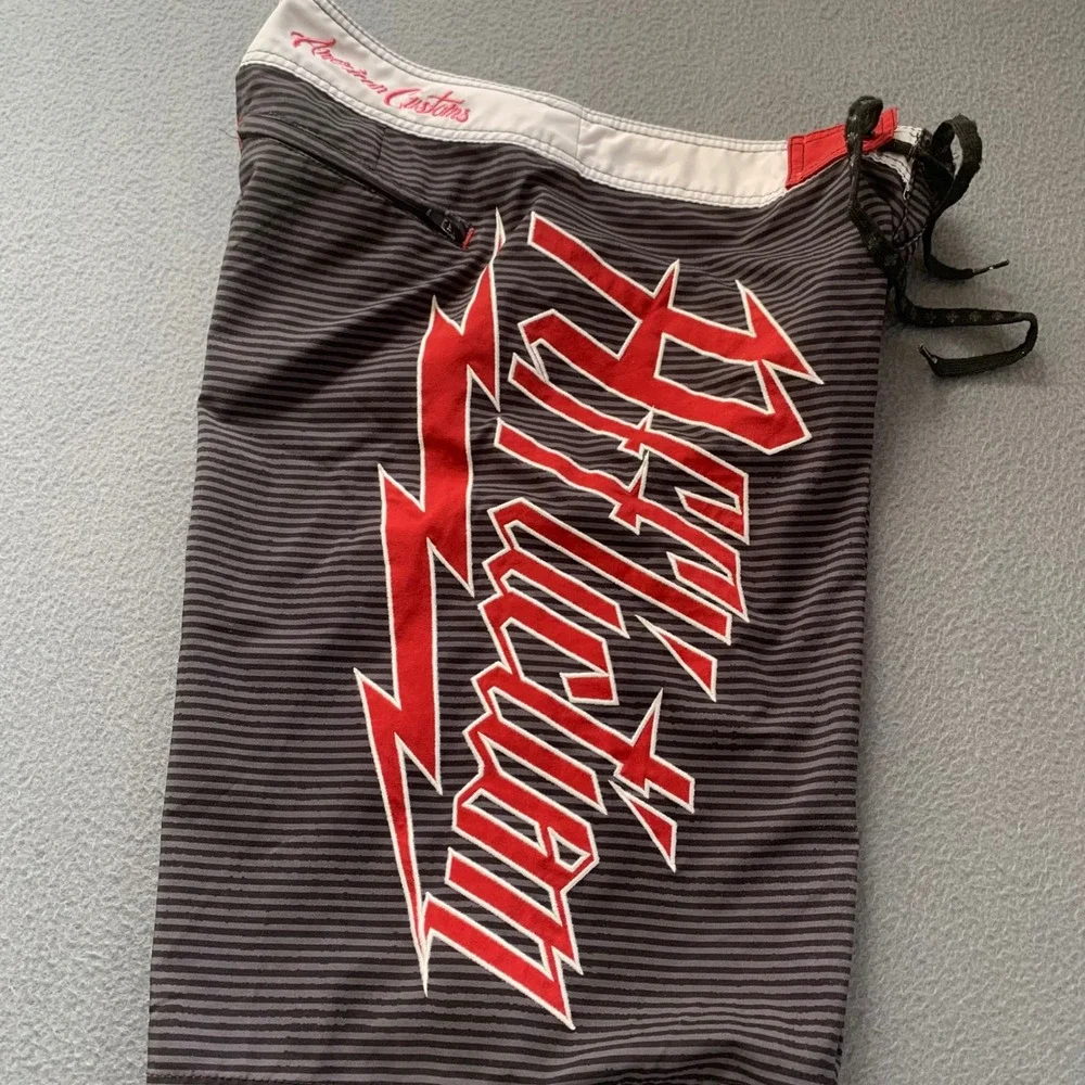 Affliction American Customs Board Shorts Mens 32 Black Red Graphic Swim Trunks